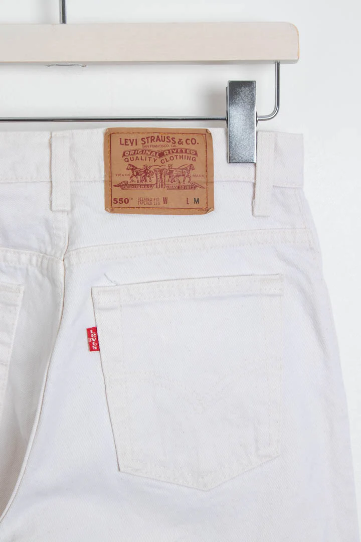 Women's Levi's 550 Relaxed Fit High Waisted Denim Jeans (UK 10) - Image 4